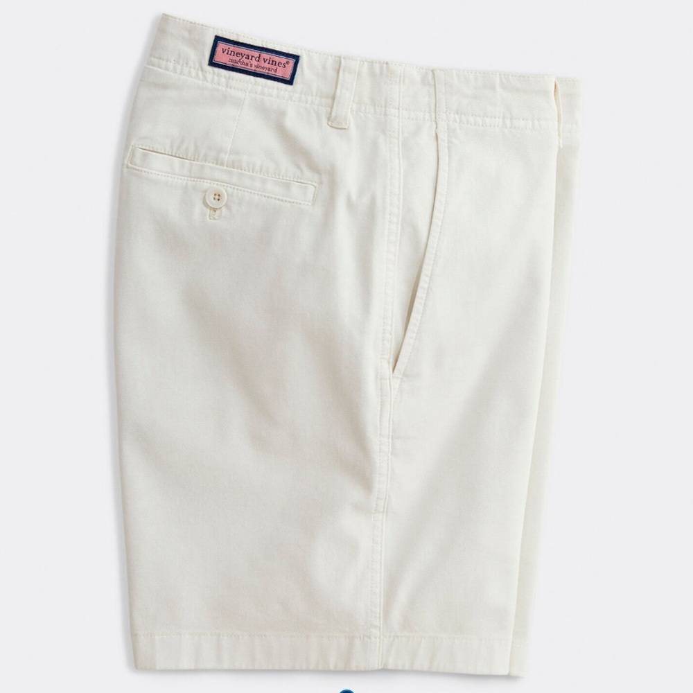 Men’s Vineyard Vines Island shorts size 42 7” inseam.  Color: stone